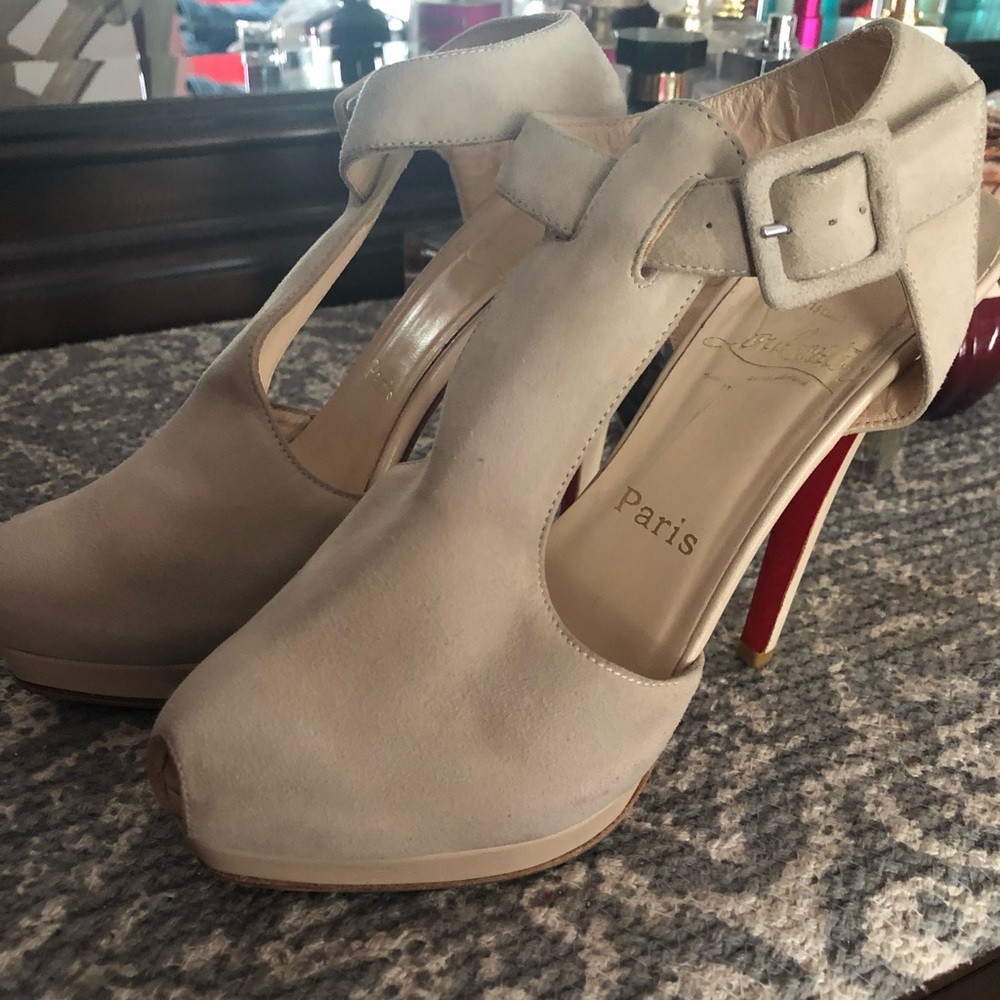Great preowned pair of CL